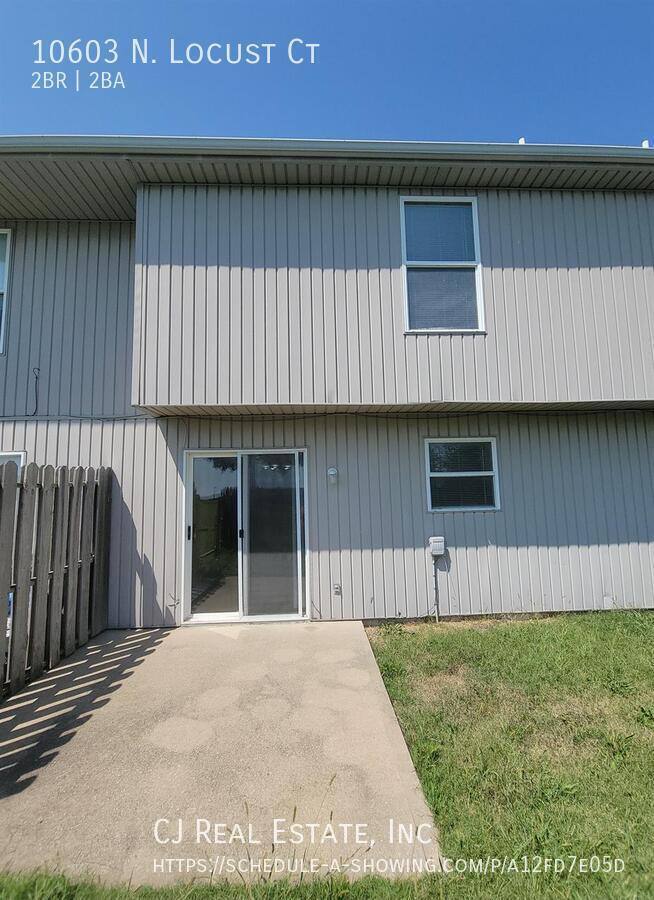 Townhouse for rent at 10603 N Locust Court, Kansas City, MO 64155