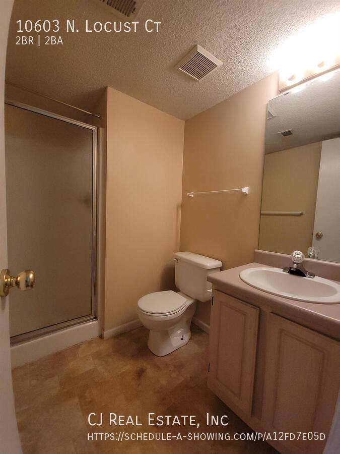 Townhouse for rent at 10603 N Locust Court, Kansas City, MO 64155