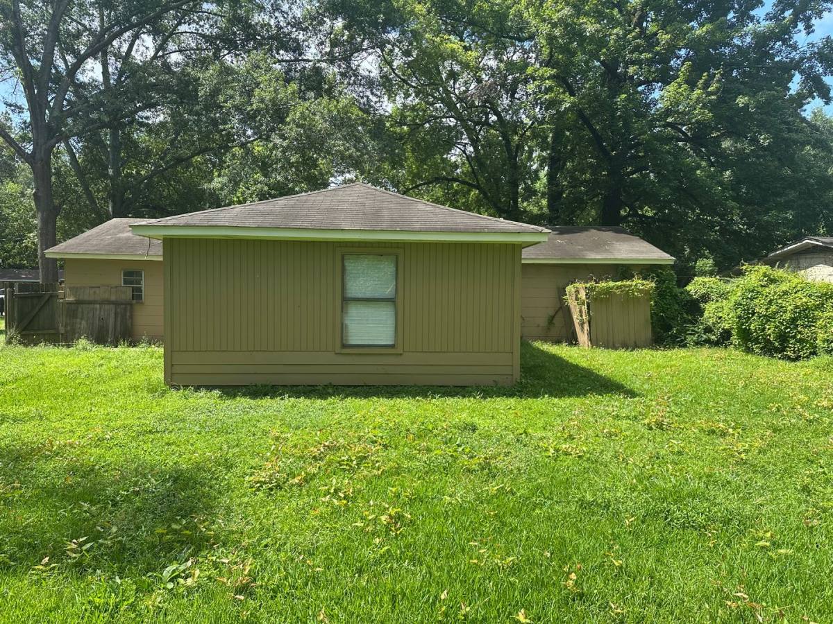 House for rent at 1430 Dianne Dr, Jackson, MS 39204