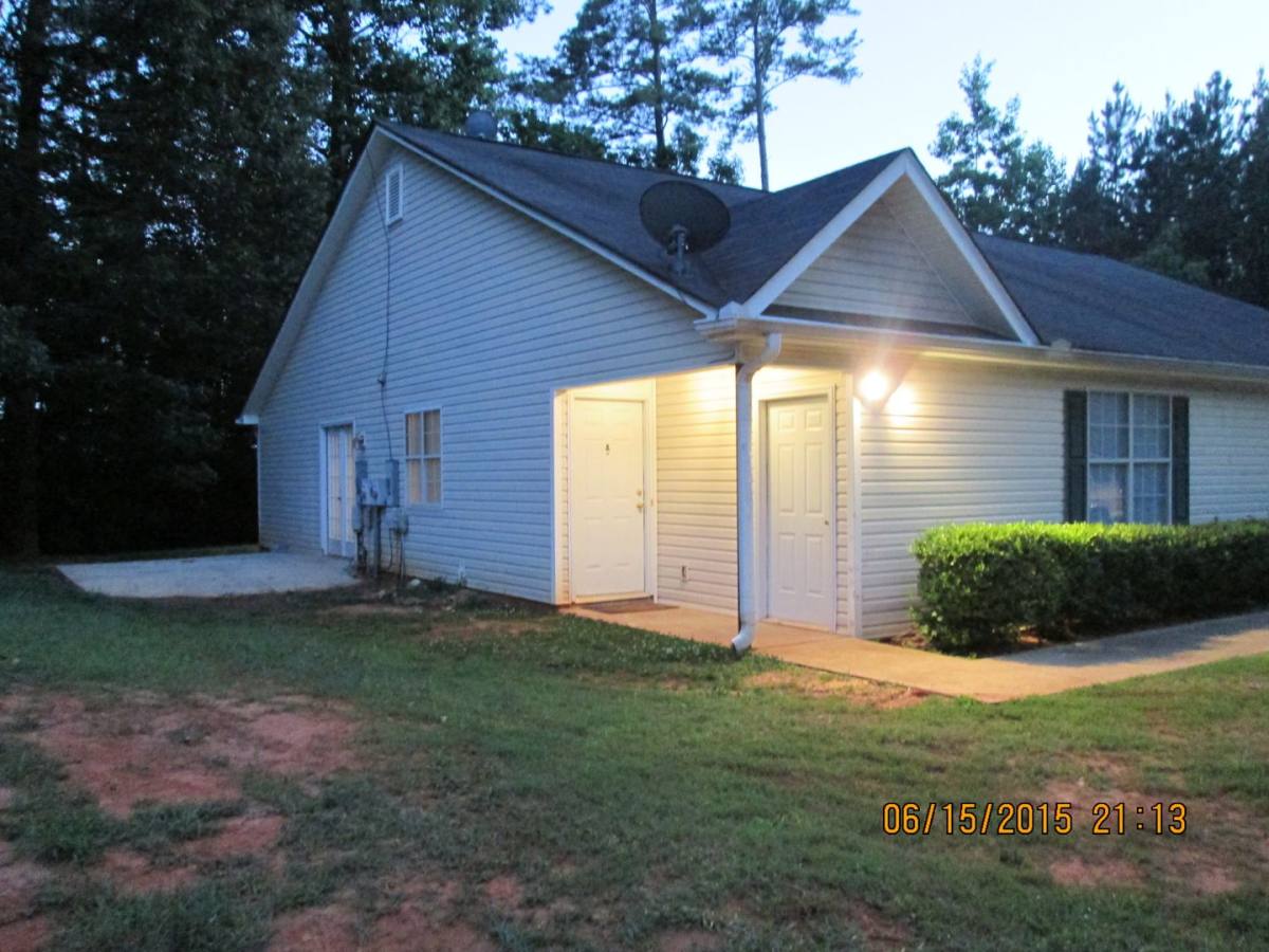 House for rent at 6237 Dorsett Shoals Rd, Douglasville, GA 30135
