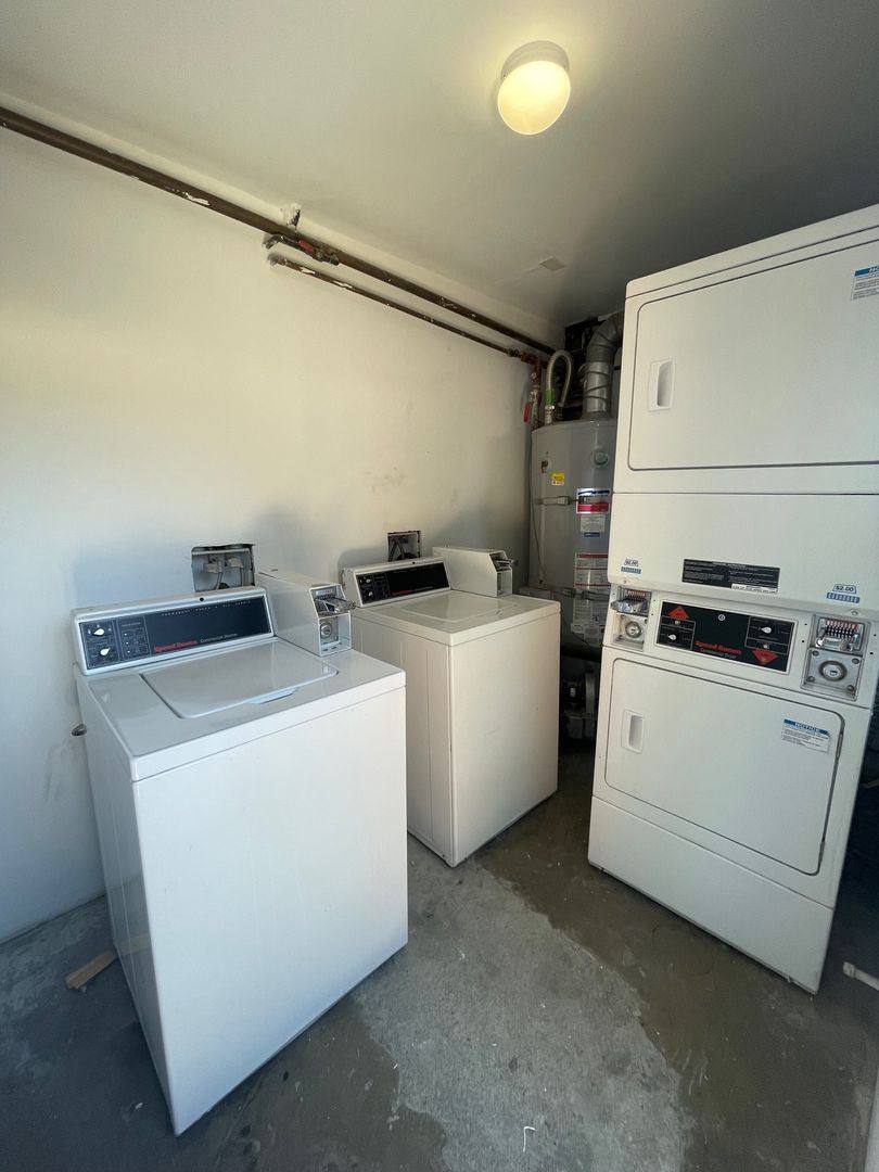 Apartment for rent at 1250 W 37th St, Los Angeles, CA 90007