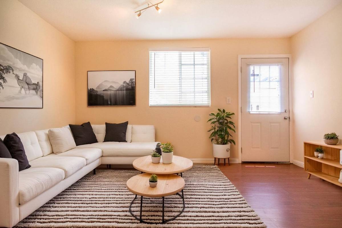 Apartment for rent at 830 W Mission Bay Dr, San Diego, CA 92109