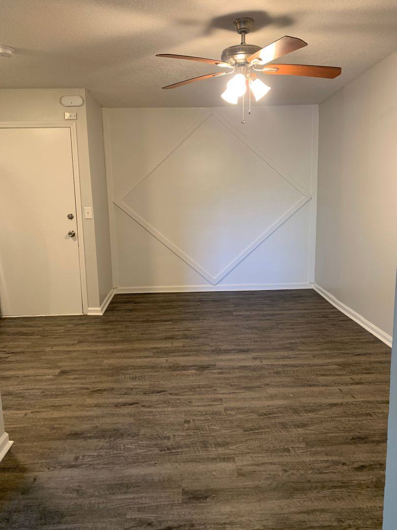 Apartment for rent at 3909 Kenwood, Kansas City, MO 64110