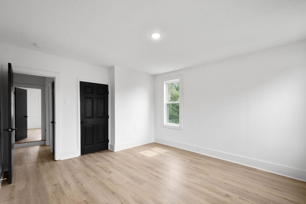 Townhouse for rent at 1117 McNeilly Ave, Pittsburgh, PA 15216
