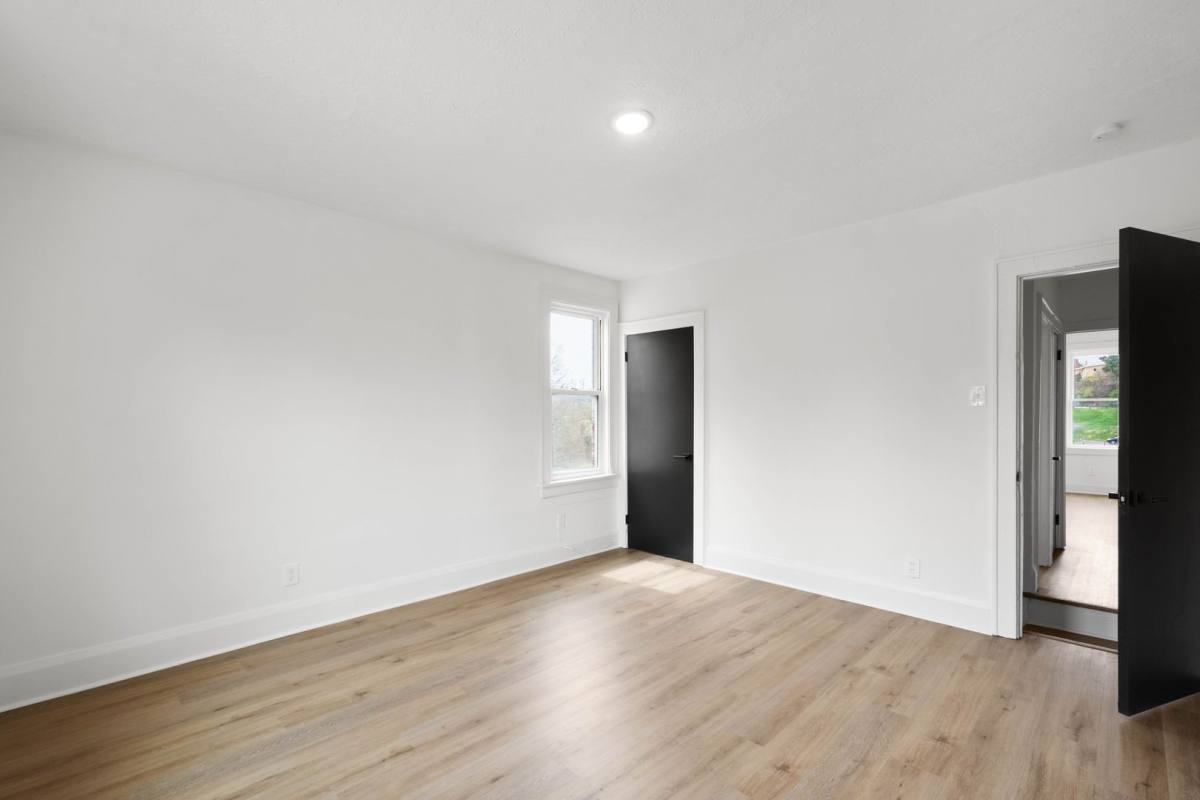 Townhouse for rent at 1117 McNeilly Ave, Pittsburgh, PA 15216