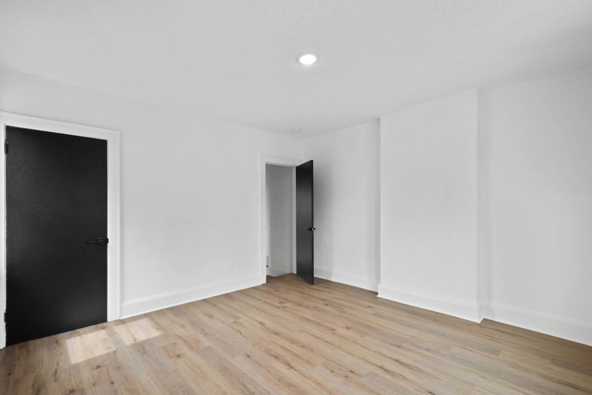 Townhouse for rent at 1117 McNeilly Ave, Pittsburgh, PA 15216