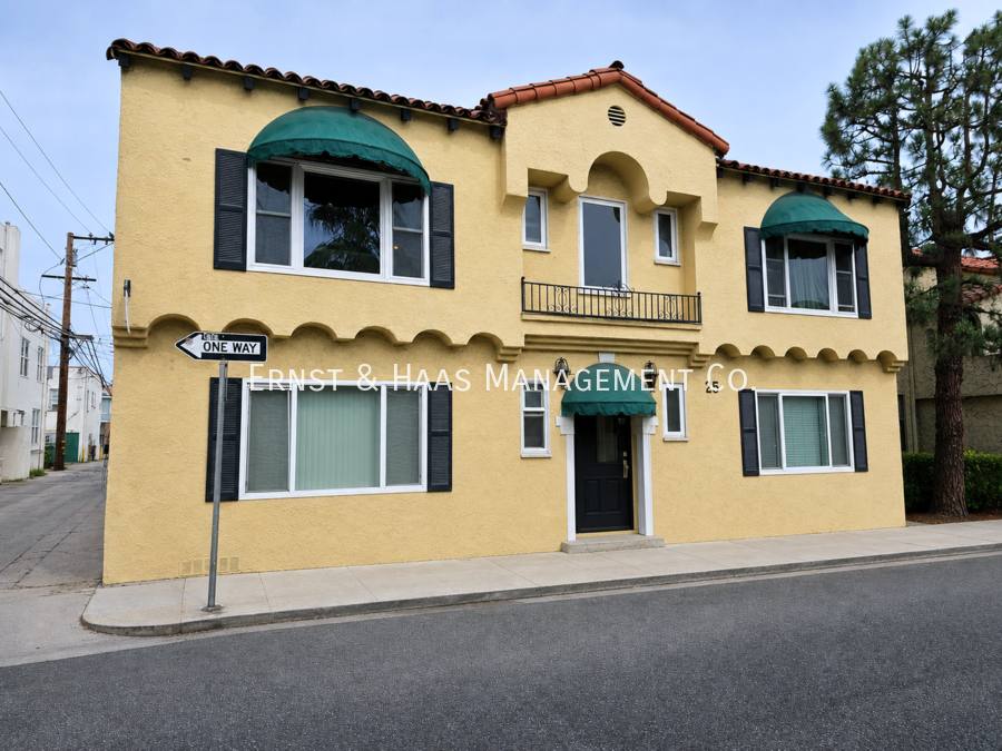 Apartment for rent at 25 Argonne Ave #11, Long Beach, CA 90803