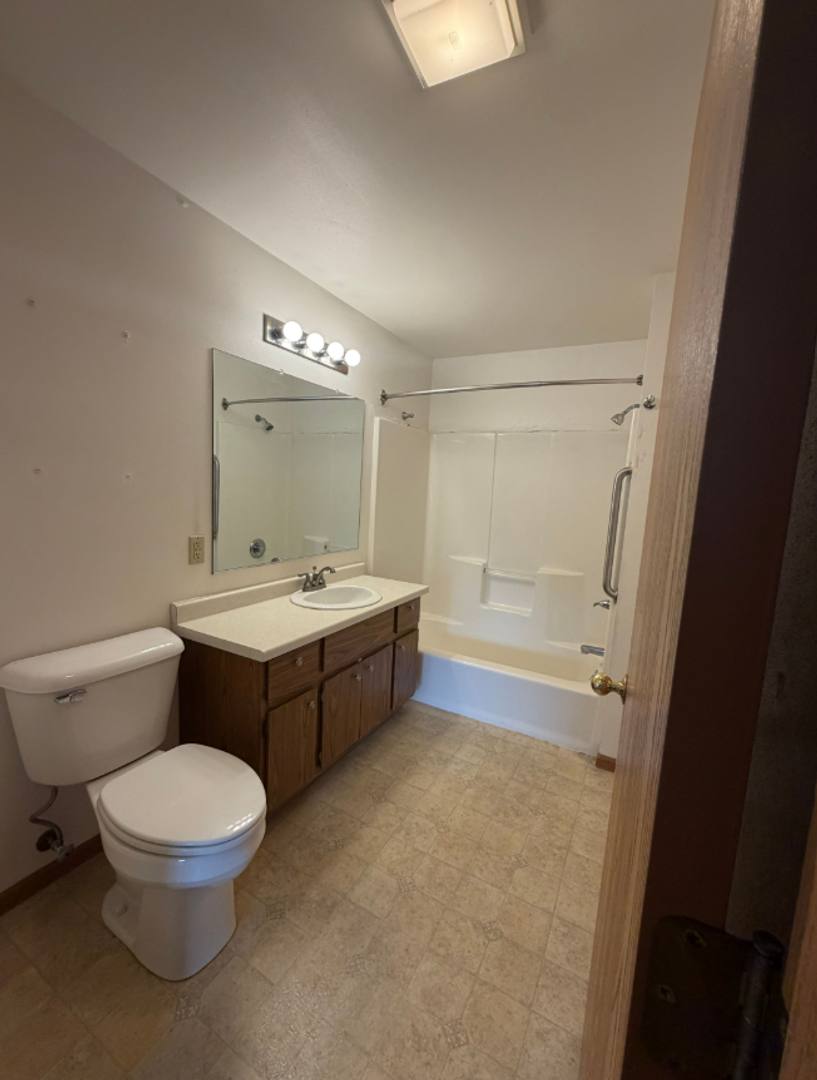 Apartment for rent at 110 W 11th St, Kaukauna, WI 54130