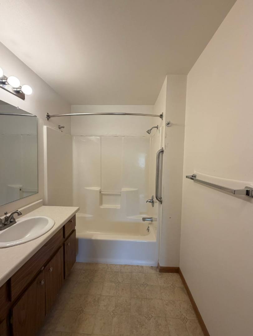 Apartment for rent at 110 W 11th St, Kaukauna, WI 54130