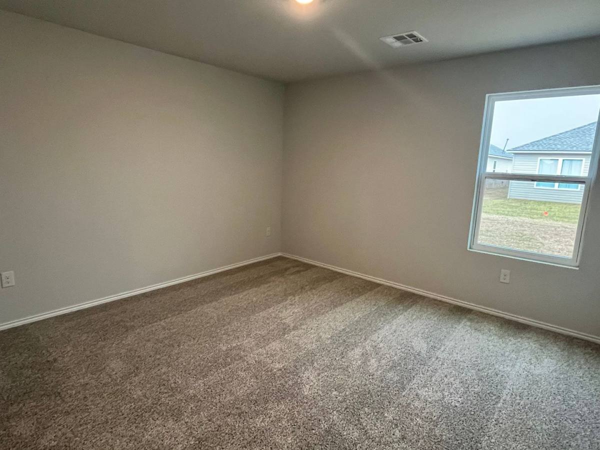 House for rent at 11625 Krew Way, Yukon, OK 73099