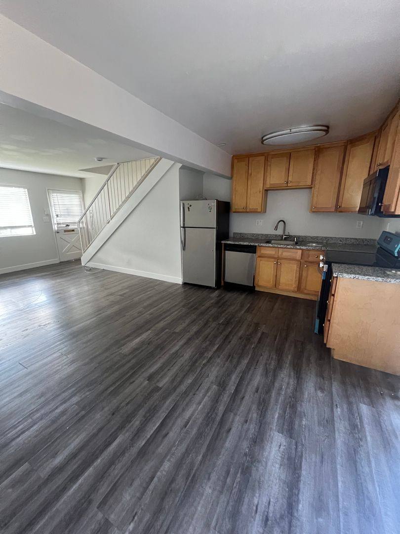 Apartment for rent at 2087 Sahara Way, Santa Clara, CA 95050