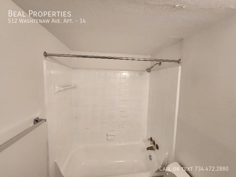 Apartment for rent at 512 Washtenaw Ave #14, Ypsilanti, MI 48197
