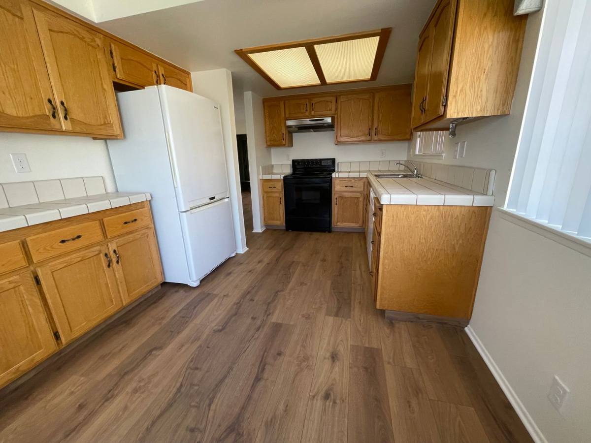 House for rent at 19230 Elm Dr, Apple Valley, CA 92308