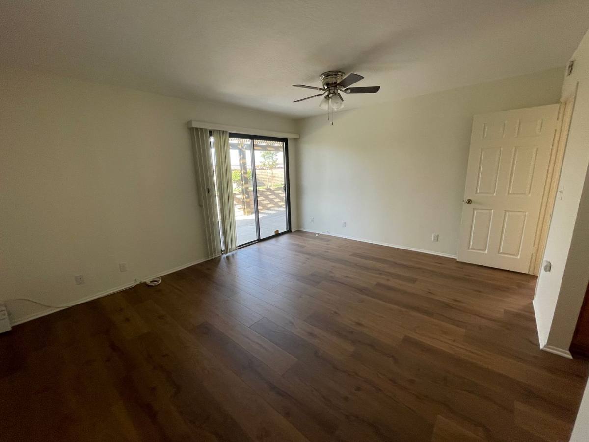 House for rent at 19230 Elm Dr, Apple Valley, CA 92308