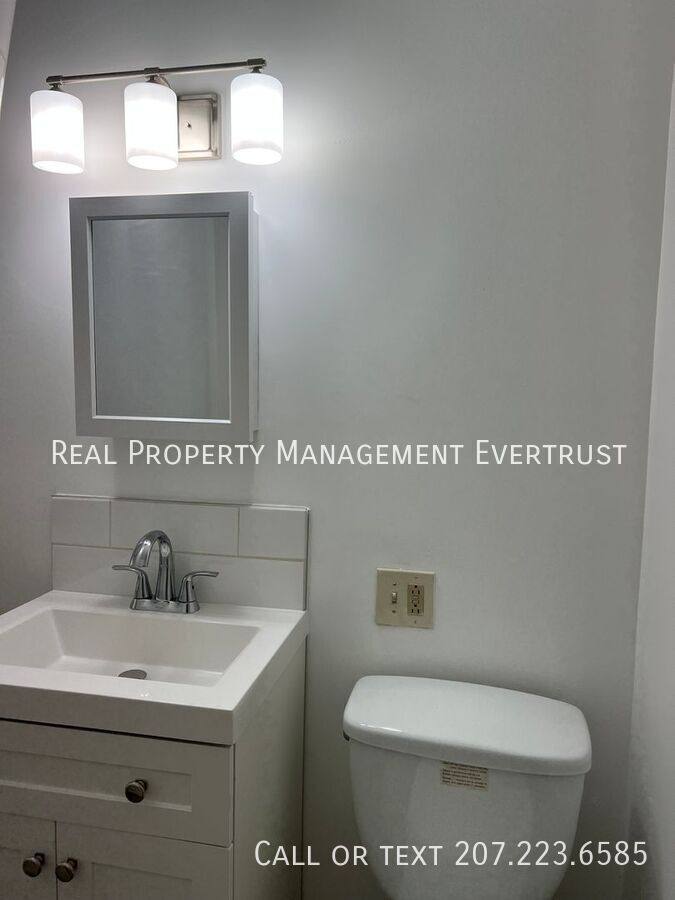Apartment for rent at 53 Wood St #1 Front First, Lewiston, ME 04240