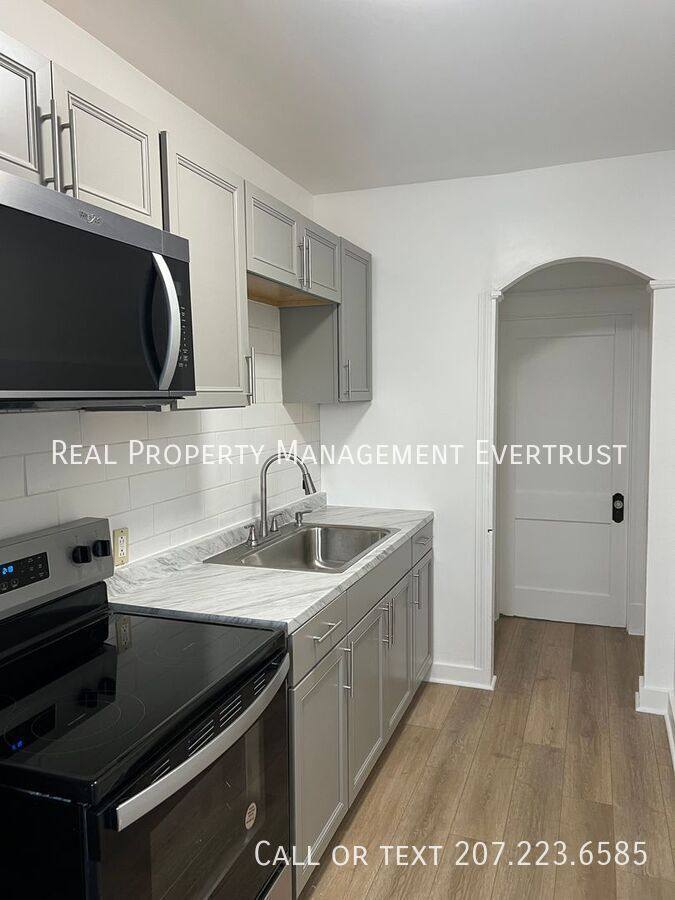 Apartment for rent at 53 Wood St #1 Front First, Lewiston, ME 04240