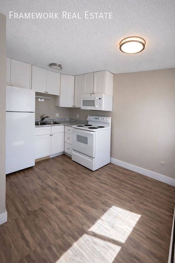Apartment for rent at 3048 W Amherst Ave #102, Denver, CO 80236