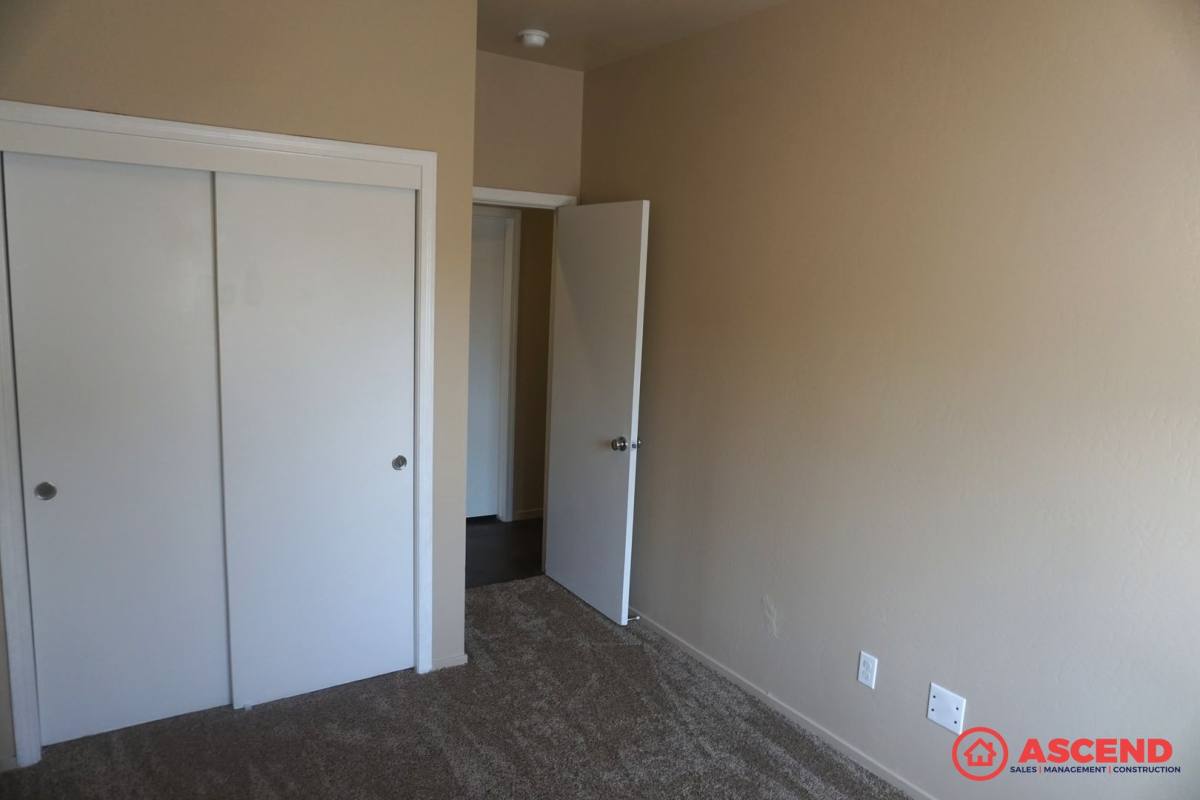 Apartment for rent at 222 Harding Ave, Bakersfield, CA 93308