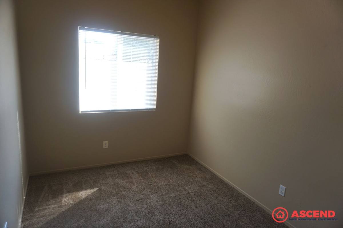 Apartment for rent at 222 Harding Ave, Bakersfield, CA 93308