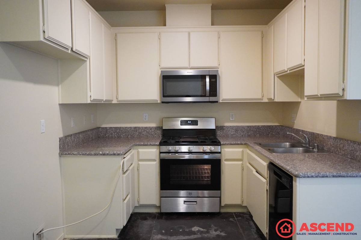 Apartment for rent at 222 Harding Ave, Bakersfield, CA 93308