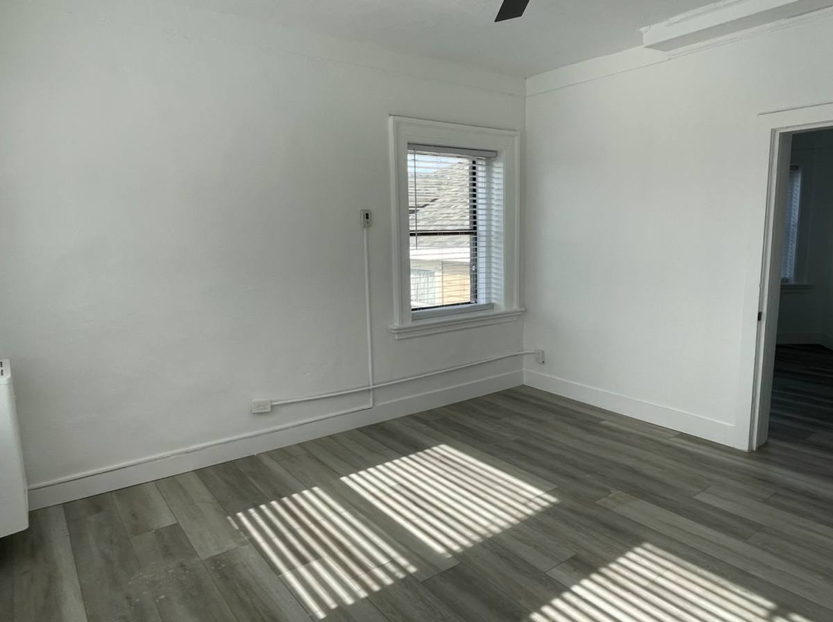 Apartment for rent at 1501 W Adams Blvd, Los Angeles, CA 90007