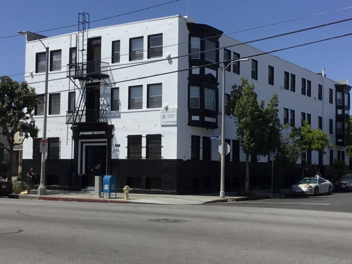Apartment for rent at 1501 W Adams Blvd, Los Angeles, CA 90007