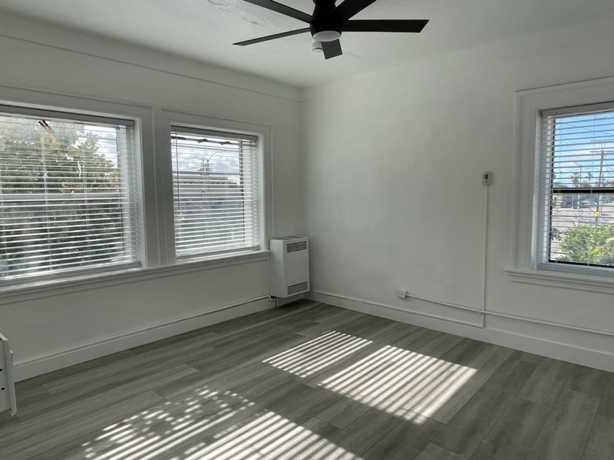 Apartment for rent at 1501 W Adams Blvd, Los Angeles, CA 90007