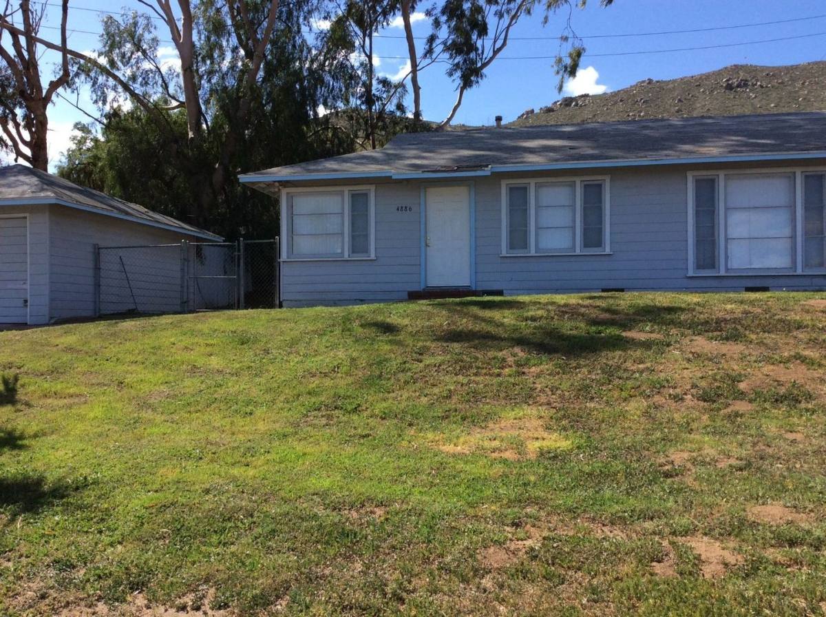 Apartment for rent at 11716-20 Hazeldell Dr, Riverside, CA 92505