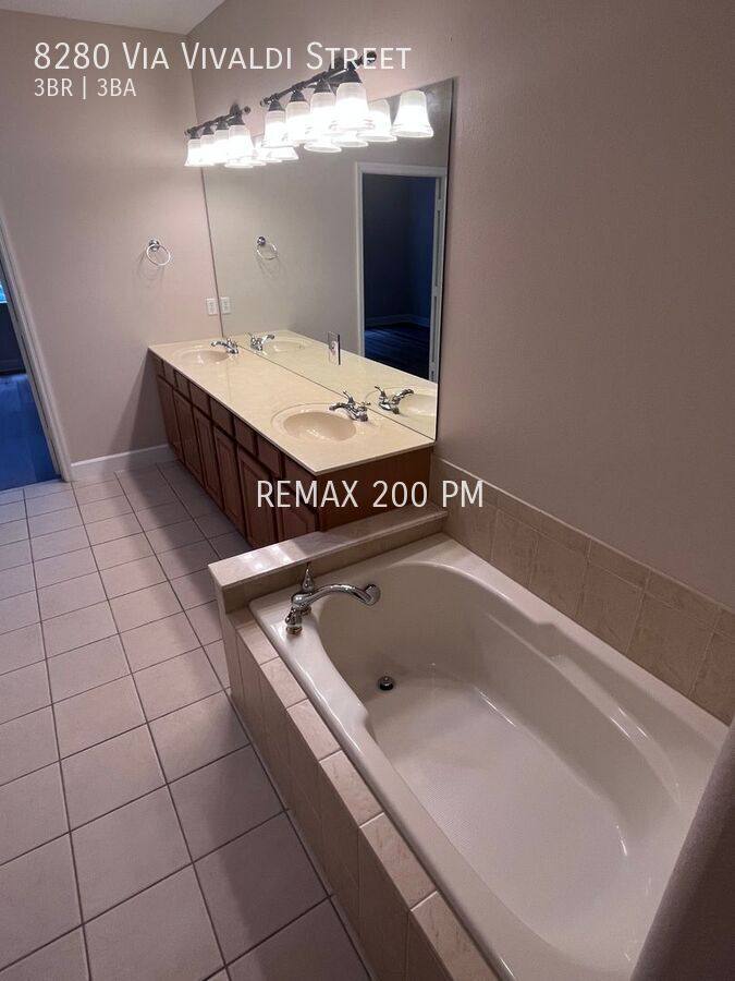 Townhouse for rent at 8280 Via Vivaldi St, Orlando, FL 32836