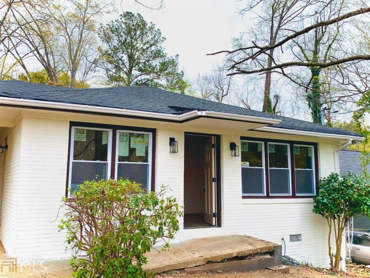 Townhouse for rent at 364 Brooks Ave SW, Atlanta, GA 30310