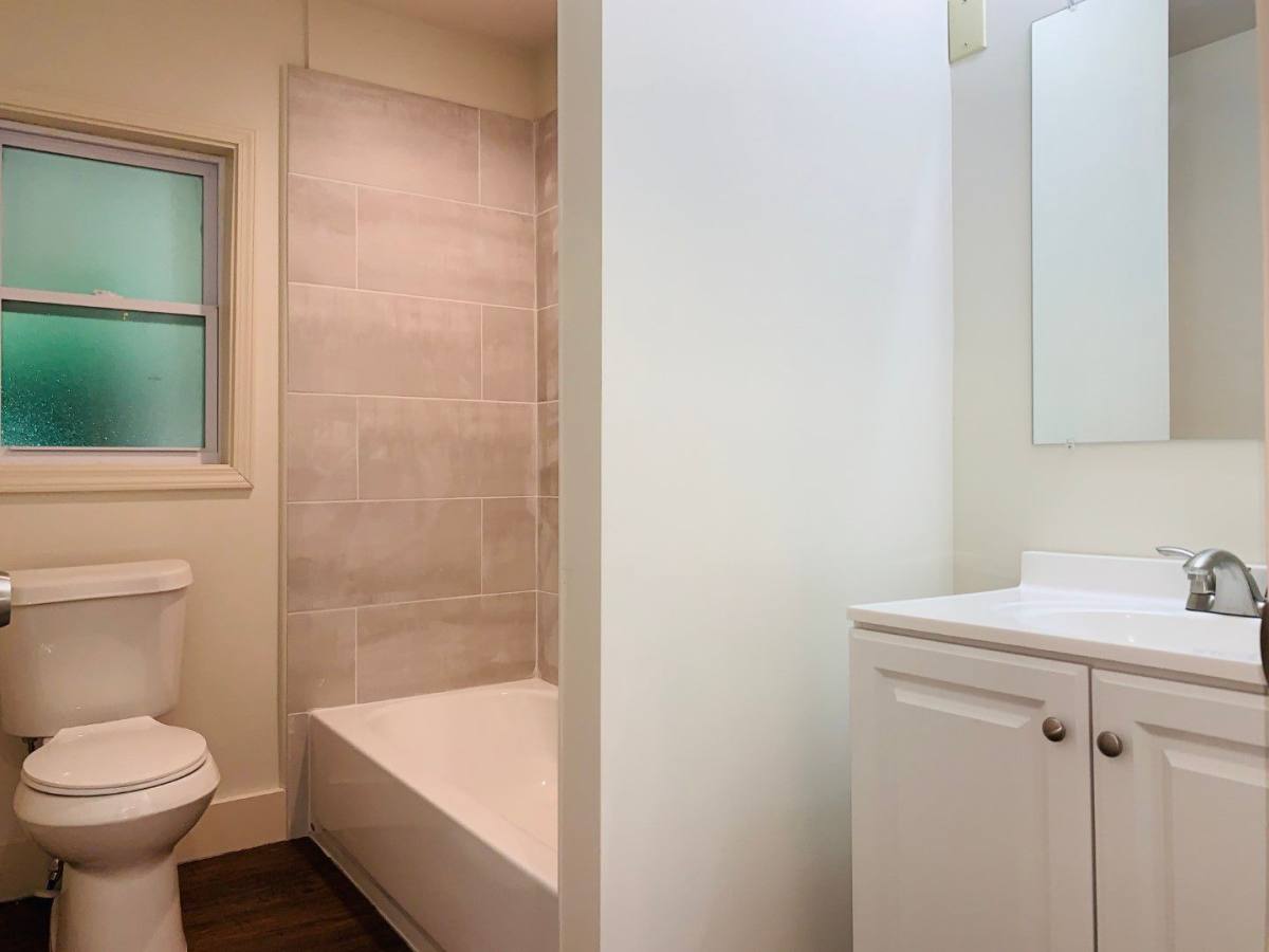 Townhouse for rent at 364 Brooks Ave SW, Atlanta, GA 30310