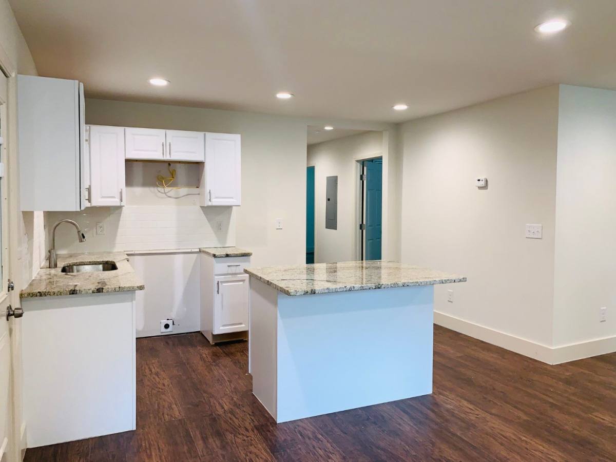 Townhouse for rent at 364 Brooks Ave SW, Atlanta, GA 30310