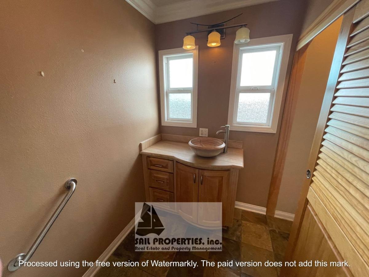 House for rent at 220 Baltimore Ave, Huntington Beach, CA 92648
