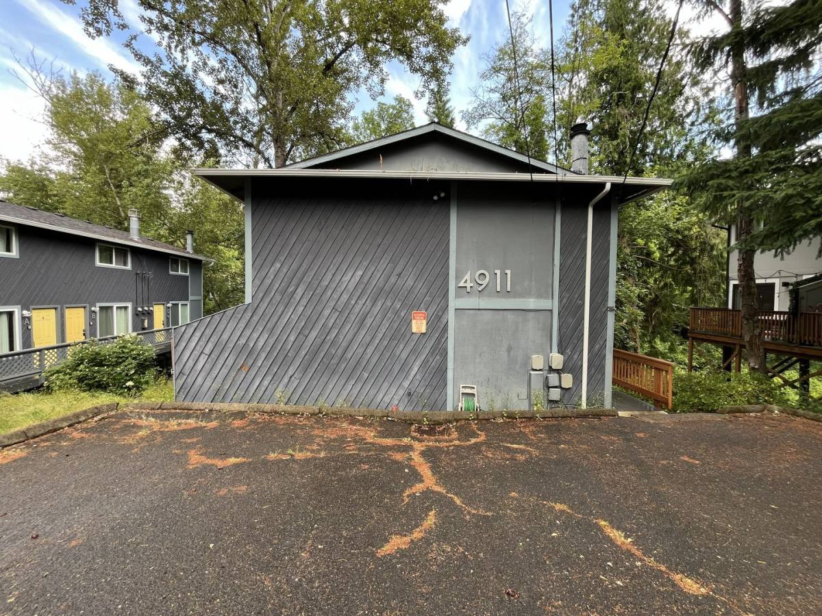 Apartment for rent at 4911 SW Beaverton Hillsdale Highway A, Portland, OR 97211
