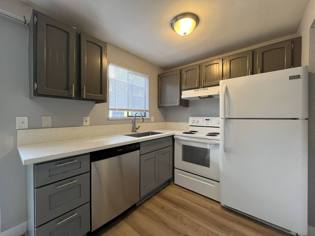 Apartment for rent at 4911 SW Beaverton Hillsdale Highway A, Portland, OR 97211