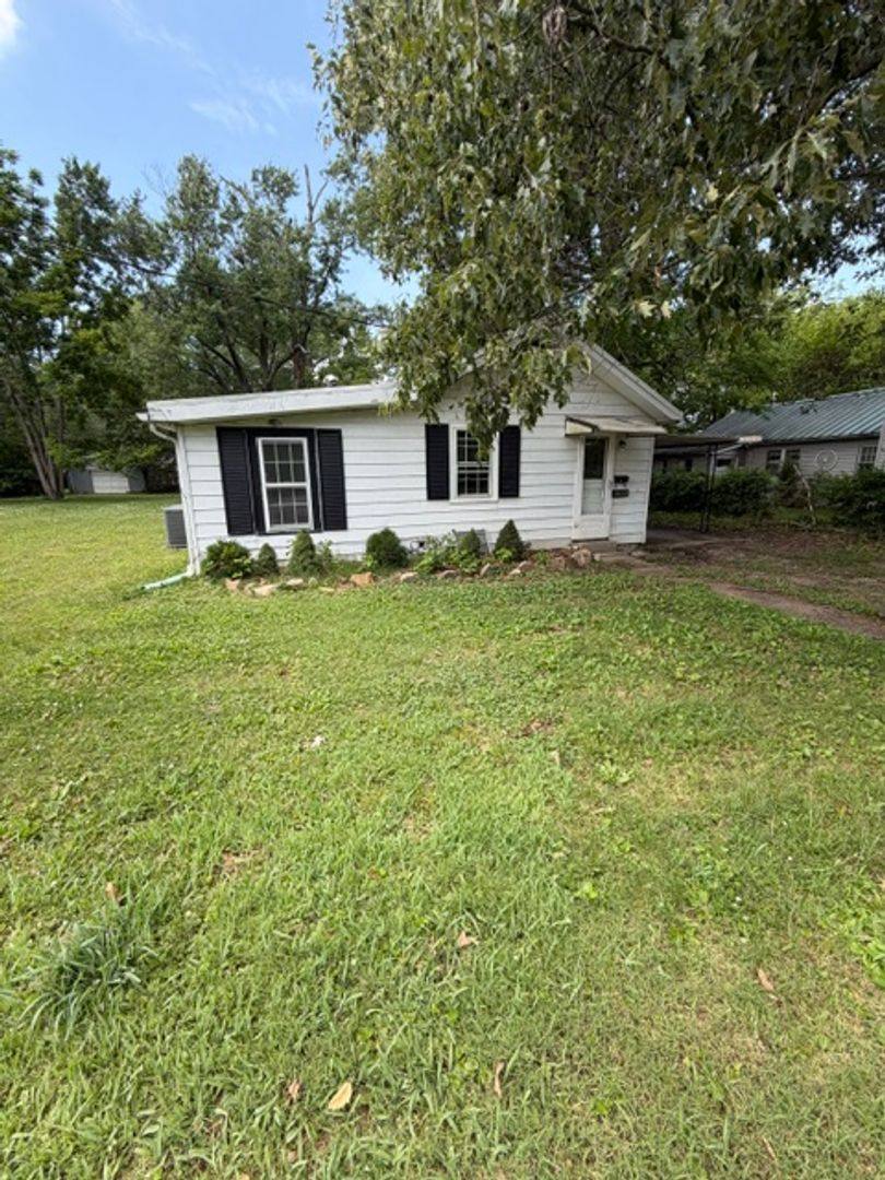 House for rent at 1655 Eastwood Ave, Evansville, IN 47714