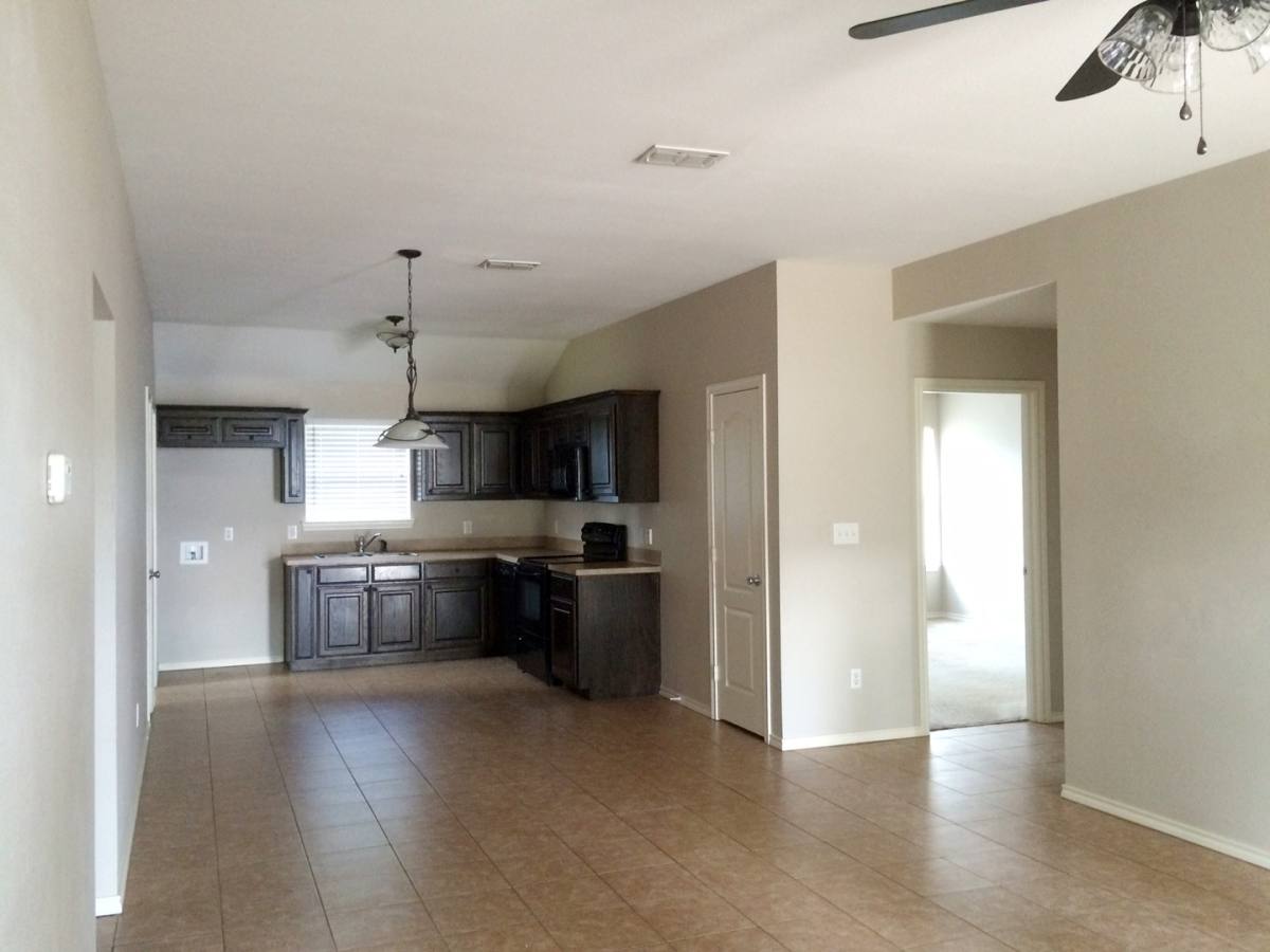 Townhouse for rent at 17037 Loring Lane, Lindale, TX 75771