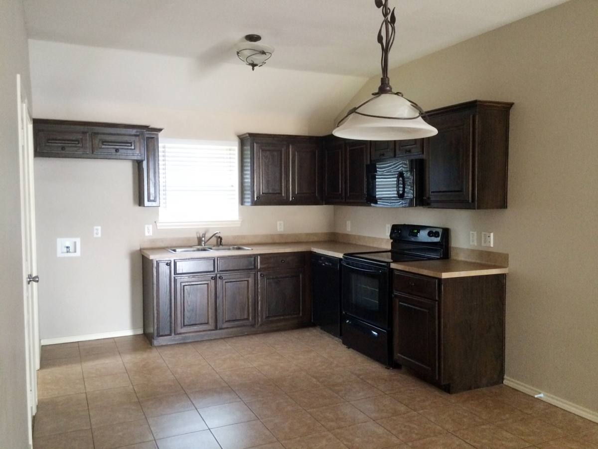 Townhouse for rent at 17037 Loring Lane, Lindale, TX 75771