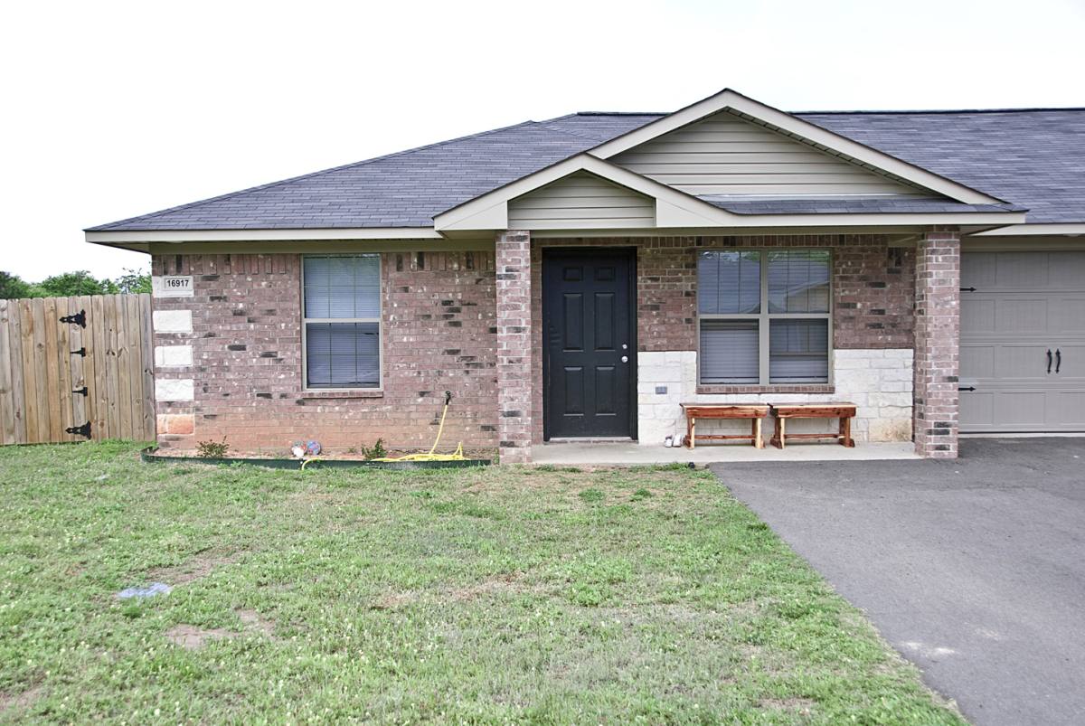 Townhouse for rent at 17037 Loring Lane, Lindale, TX 75771