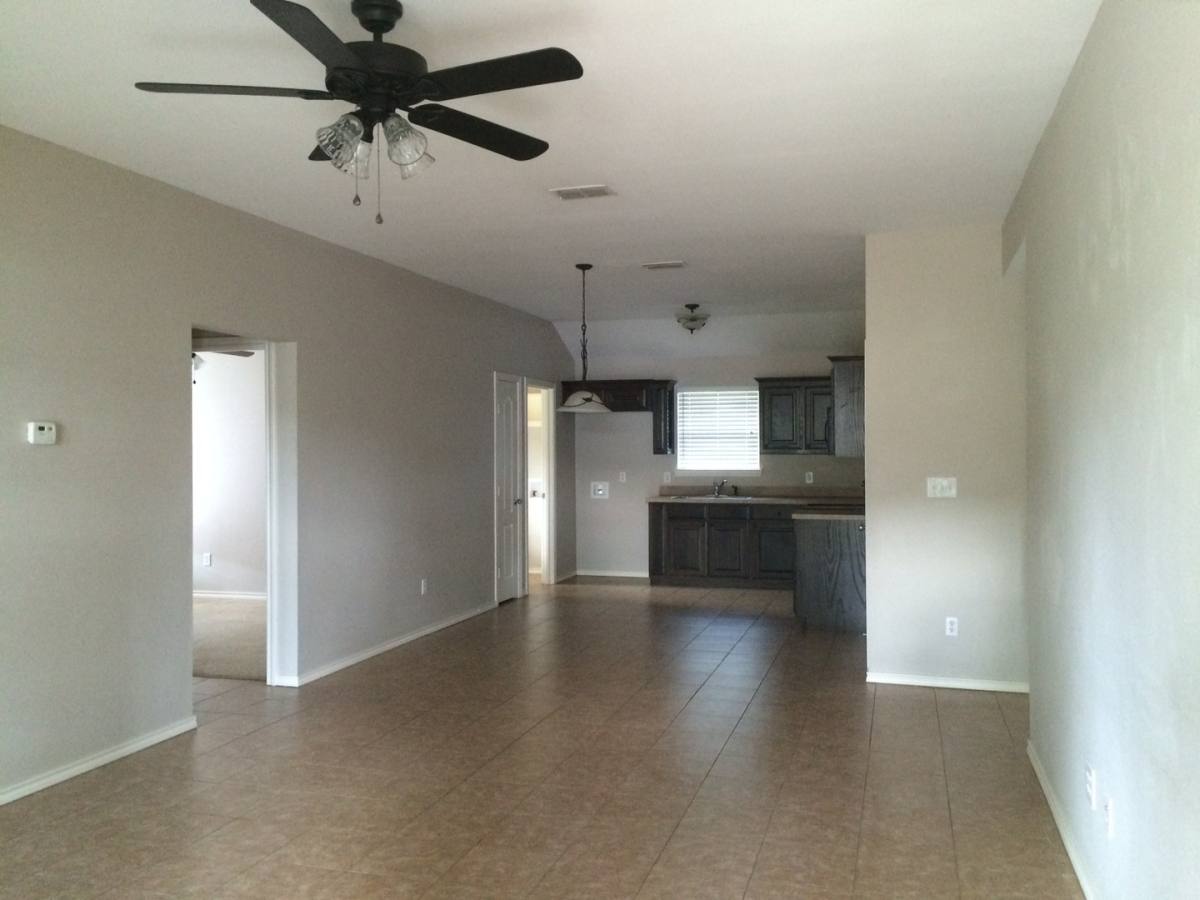 Townhouse for rent at 17037 Loring Lane, Lindale, TX 75771