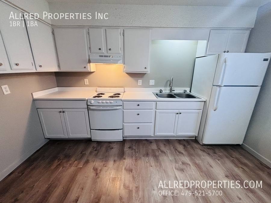Apartment for rent at 614 W Cleveland St #9, Fayetteville, AR 72701