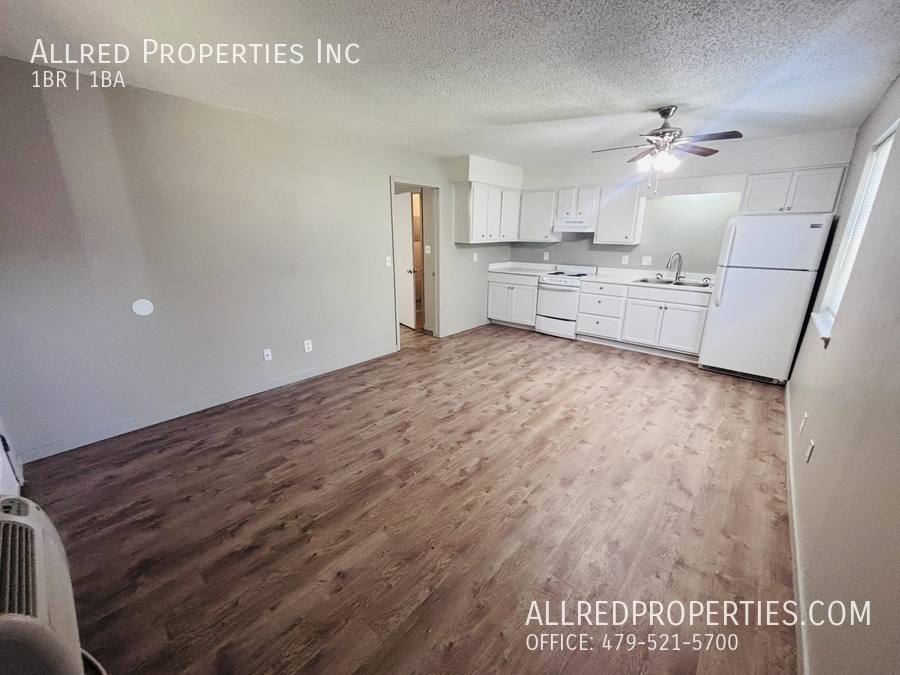 Apartment for rent at 614 W Cleveland St #9, Fayetteville, AR 72701