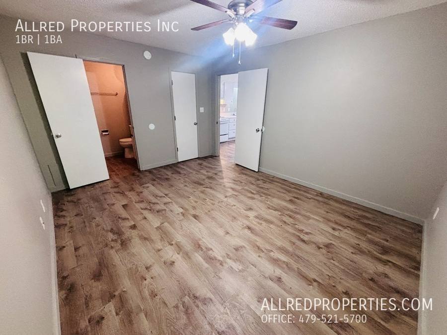 Apartment for rent at 614 W Cleveland St #9, Fayetteville, AR 72701