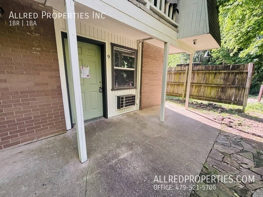 Apartment for rent at 614 W Cleveland St #9, Fayetteville, AR 72701