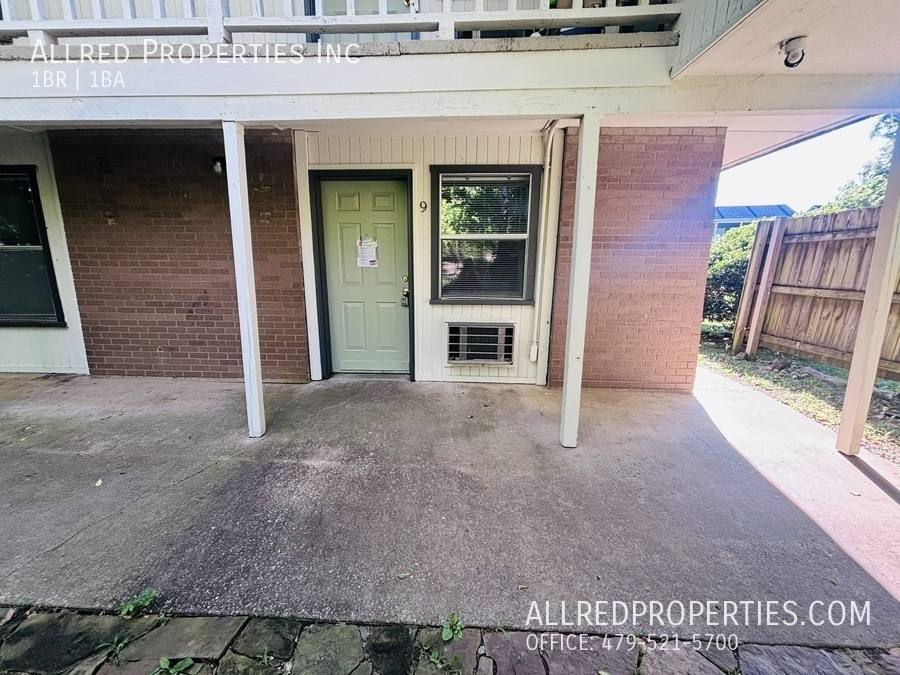 Apartment for rent at 614 W Cleveland St #9, Fayetteville, AR 72701