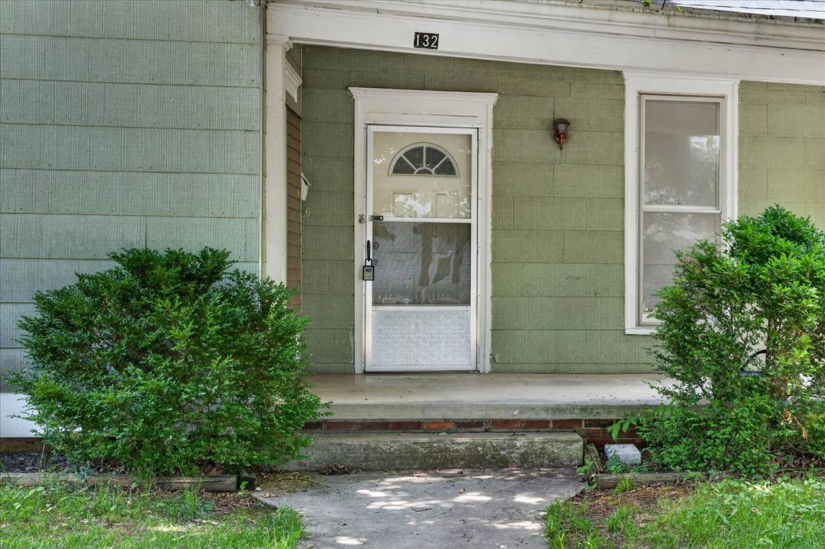 House for rent at 132 S McPherson St, Hopkinsville, KY 42240