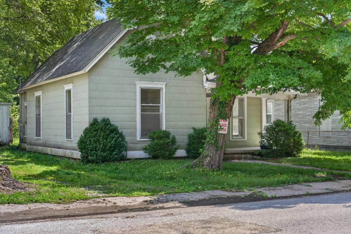House for rent at 132 S McPherson St, Hopkinsville, KY 42240