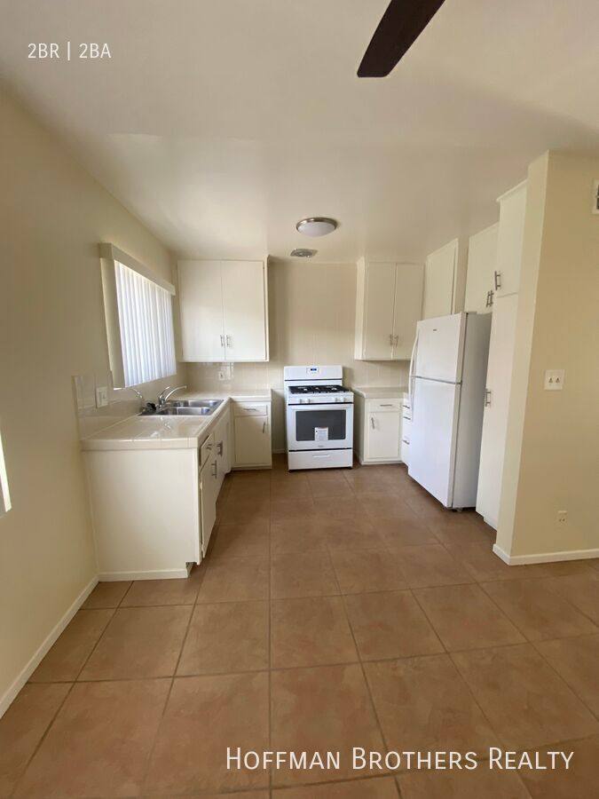 Apartment for rent at 4025 Coco Ave #10, Los Angeles, CA 90008