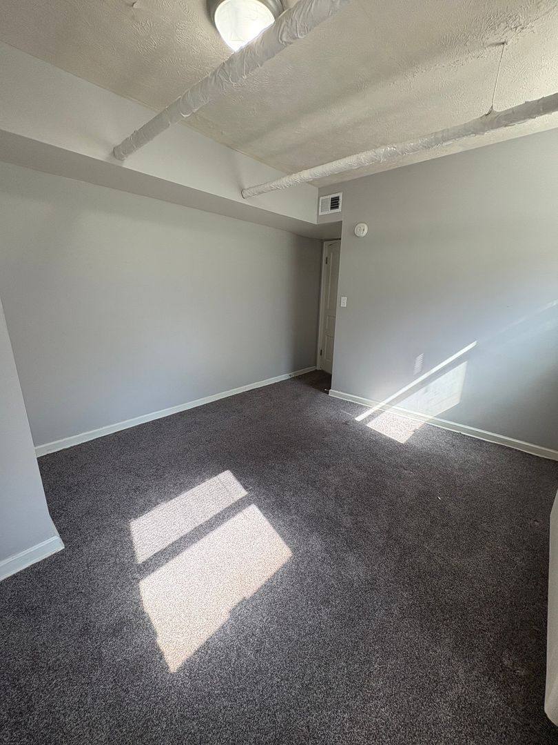 Apartment for rent at 311 N 31st Ave, Omaha, NE 68131