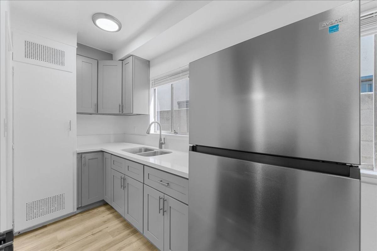 Apartment for rent at 12244 Grevillea Ave #C, Hawthorne, CA 90250